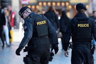 Rostoucí platy nestačí. Policisté i hasiči bojují s nedostatkem lidí - Seznam Zprávy